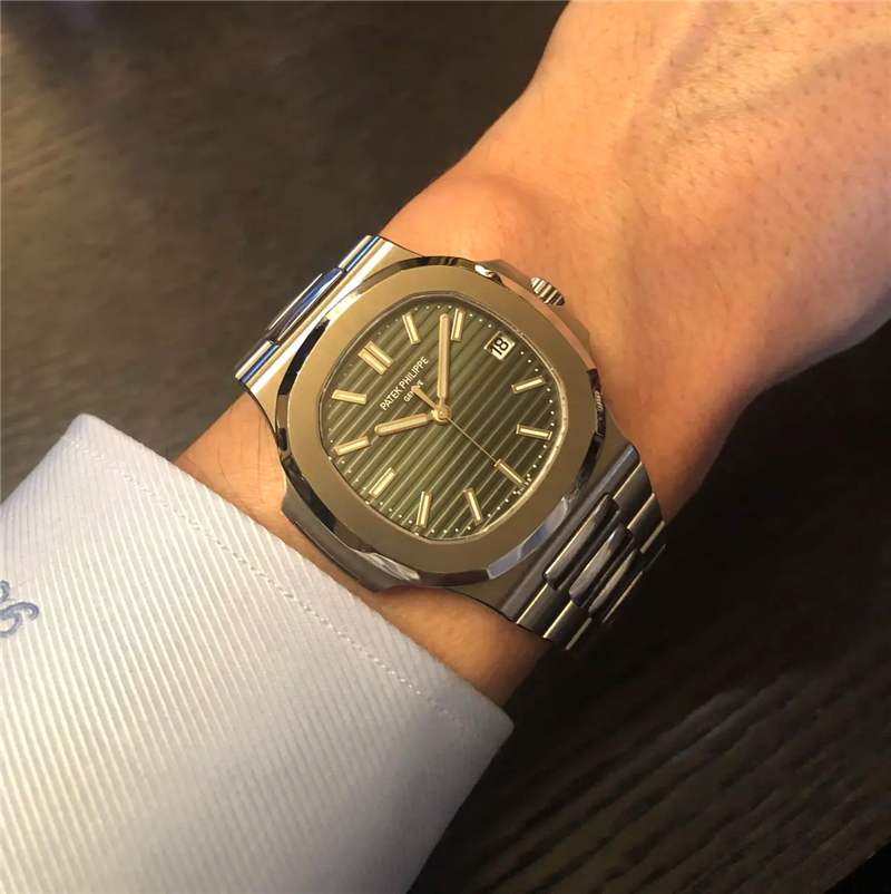 一款品牌手表要維修半年？