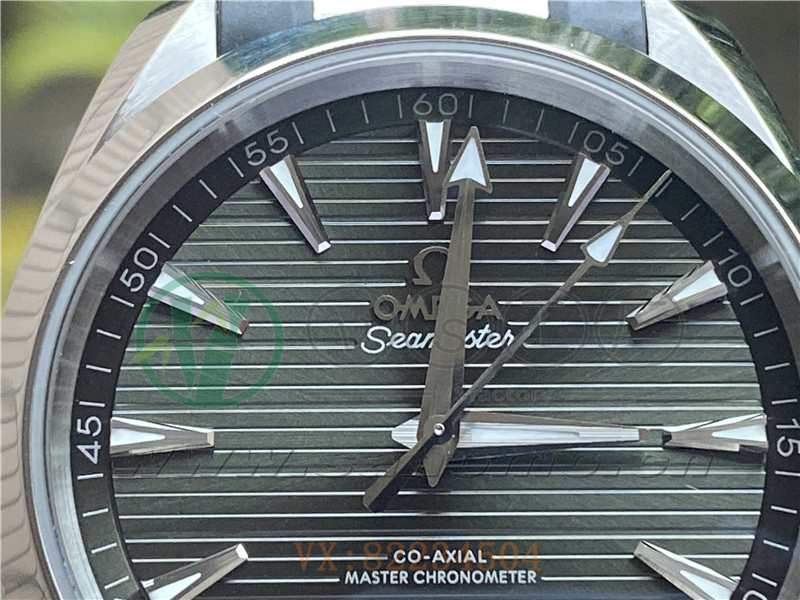 VS廠海馬150M一體化8900機芯細節有破綻嗎