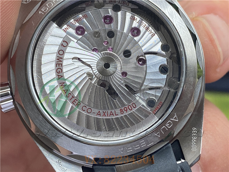 VS廠海馬150M一體化8900機芯細節有破綻嗎