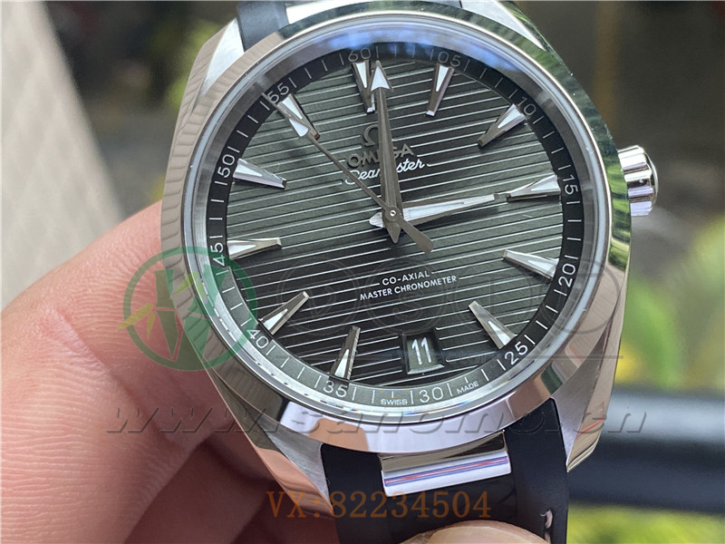 VS廠海馬150M一體化8900機芯細節有破綻嗎