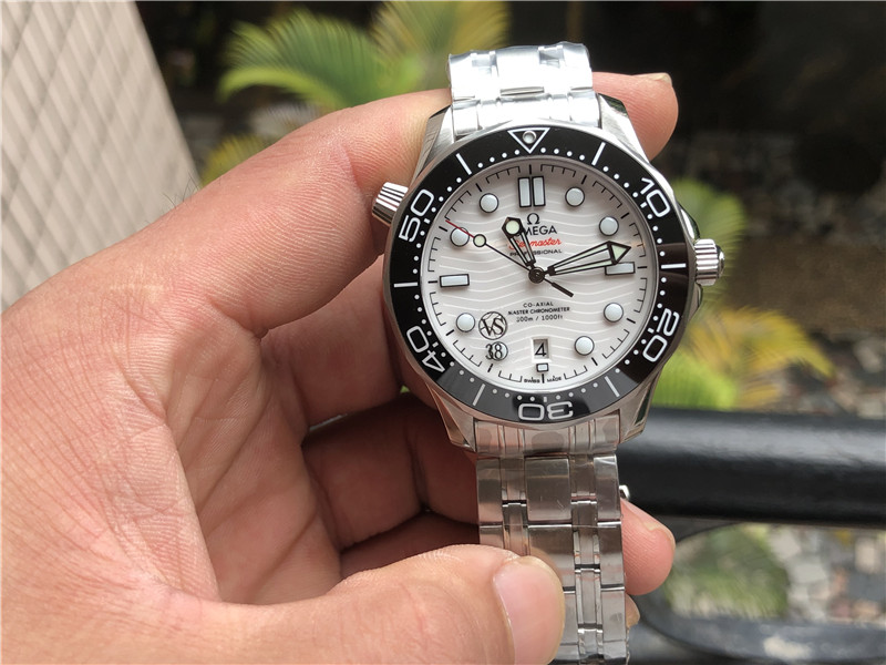 vs廠的機(jī)芯是多少零件組成的