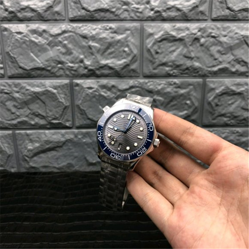 VS廠歐米茄海馬300對比正品評測(vs海馬真假對比有破綻嗎）