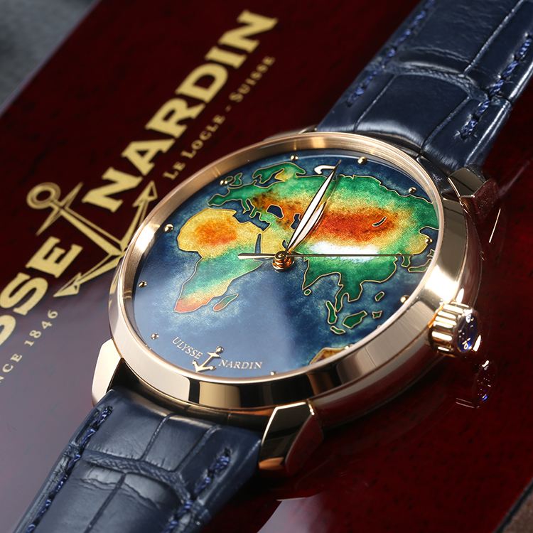 全球最薄的機械表，比硬幣還薄。