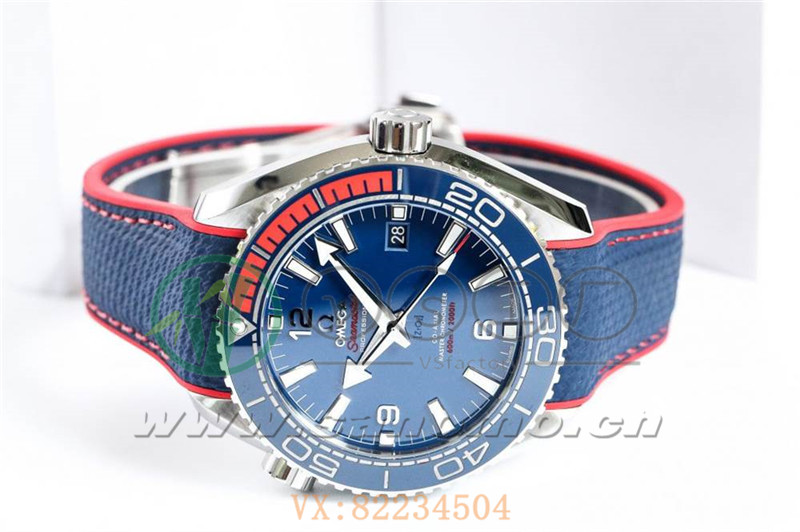 VS廠歐米茄海馬600米「平昌奧運紅藍百事圈」產品展示