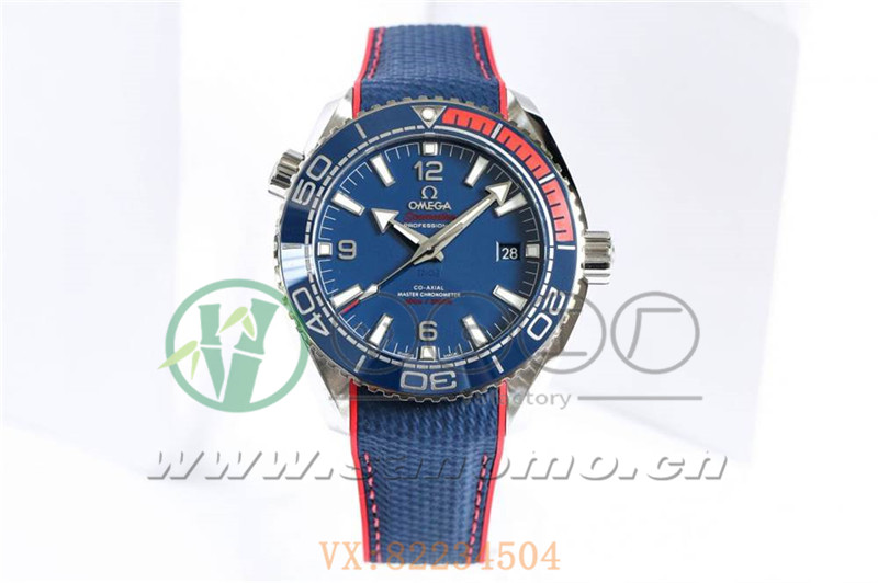 VS廠歐米茄海馬600米「平昌奧運紅藍百事圈」產品展示