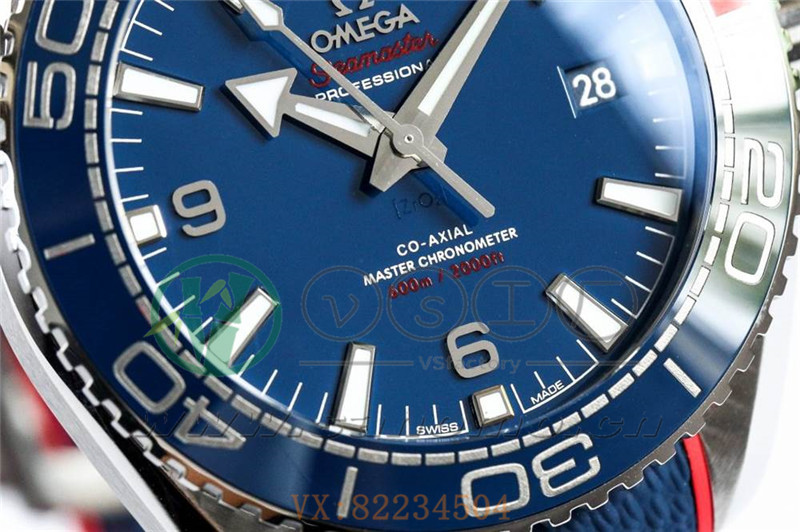 VS廠歐米茄海馬600米「平昌奧運紅藍百事圈」產品展示