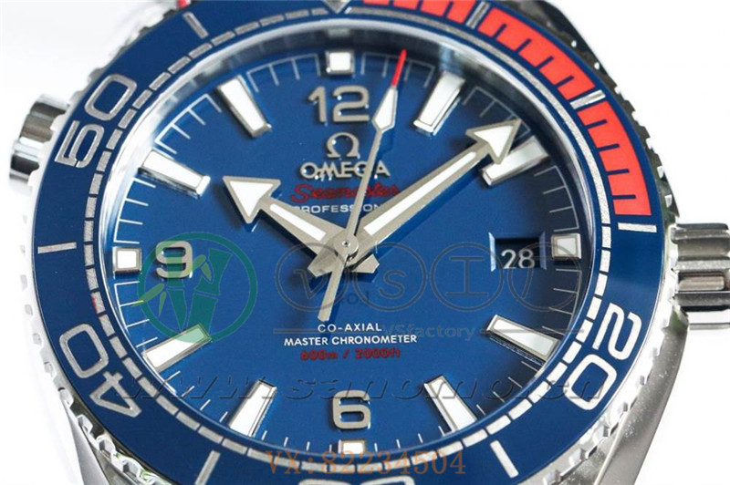 VS廠歐米茄海馬600米「平昌奧運紅藍百事圈」產品展示