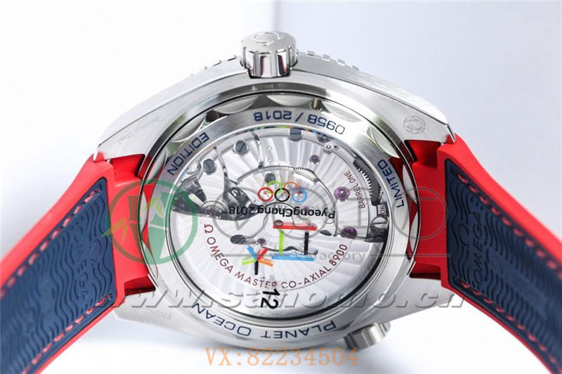 VS廠歐米茄海馬600米「平昌奧運紅藍百事圈」產品展示