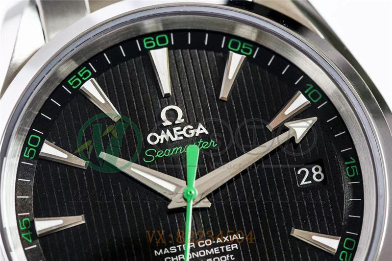 VS廠歐米茄海馬150米「柚木黑盤綠針」產品展示