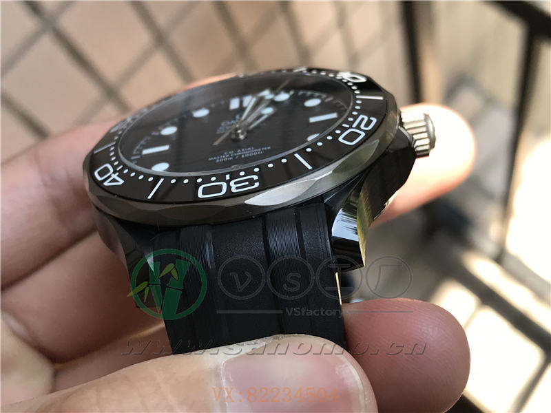 VS廠歐米茄海馬300鈦陶瓷黑暗騎士做工如何（VS海馬300黑暗騎士怎么樣）