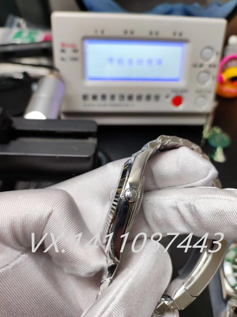 VS勞力士薄荷綠日志復(fù)刻表質(zhì)量深度評(píng)測(cè)!（做工質(zhì)量跟正品是否存在破綻）