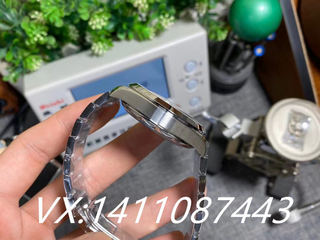 vs廠歐米茄海馬150柚木綠對(duì)比正品，以及兩種辨別方法