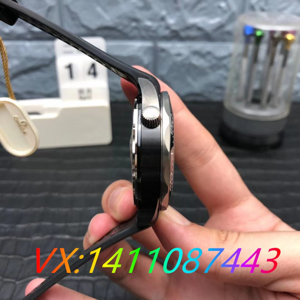 VS廠手表如何？VS廠歐米茄黑盤陶瓷海馬300評測