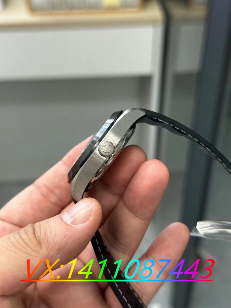 VS廠鈦殼世界時新品評測，海馬150陶瓷刻度盤亮點解析！