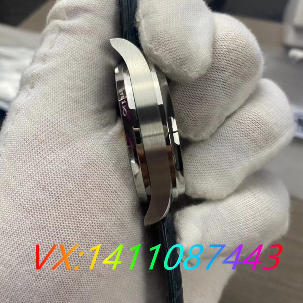 ZF廠萬國葡七表：獨家功能解析，帶你體驗完美時計之旅！