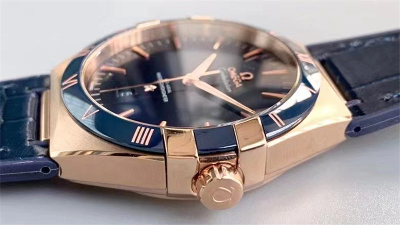 vs廠歐米茄五代星座全玫藍與全金黑對比