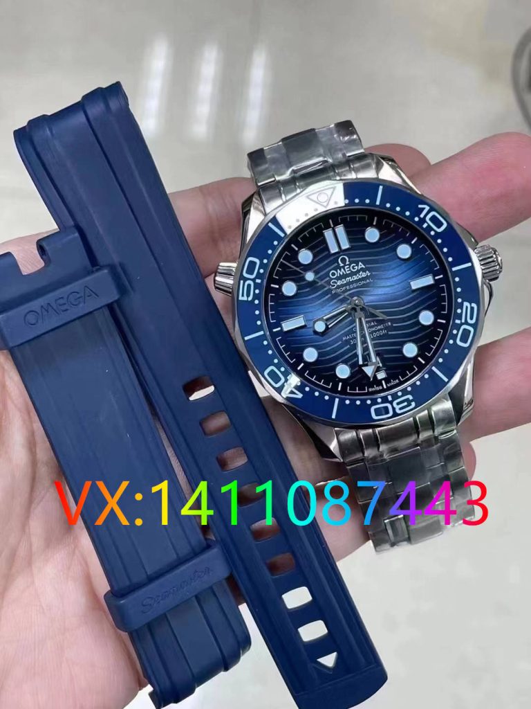 VS廠海馬300米細節全解析：冰藍面8800機芯對比