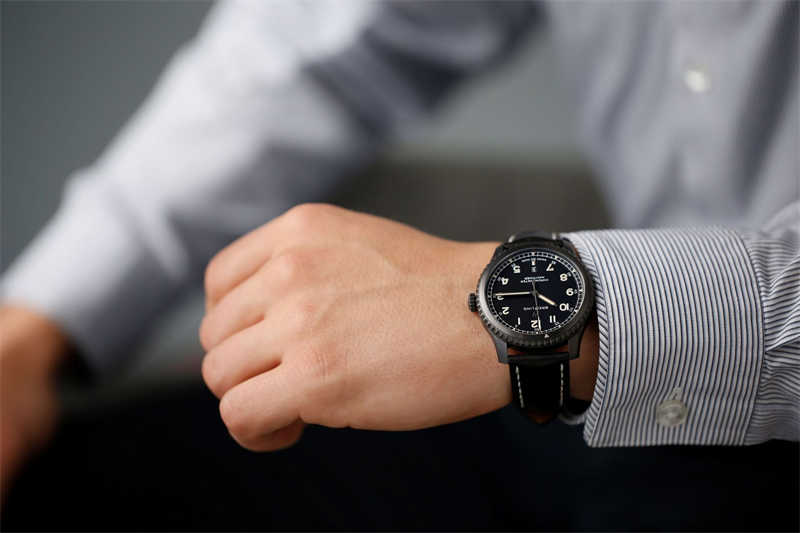 超值推薦】打造個性風采，選擇二手百年靈！