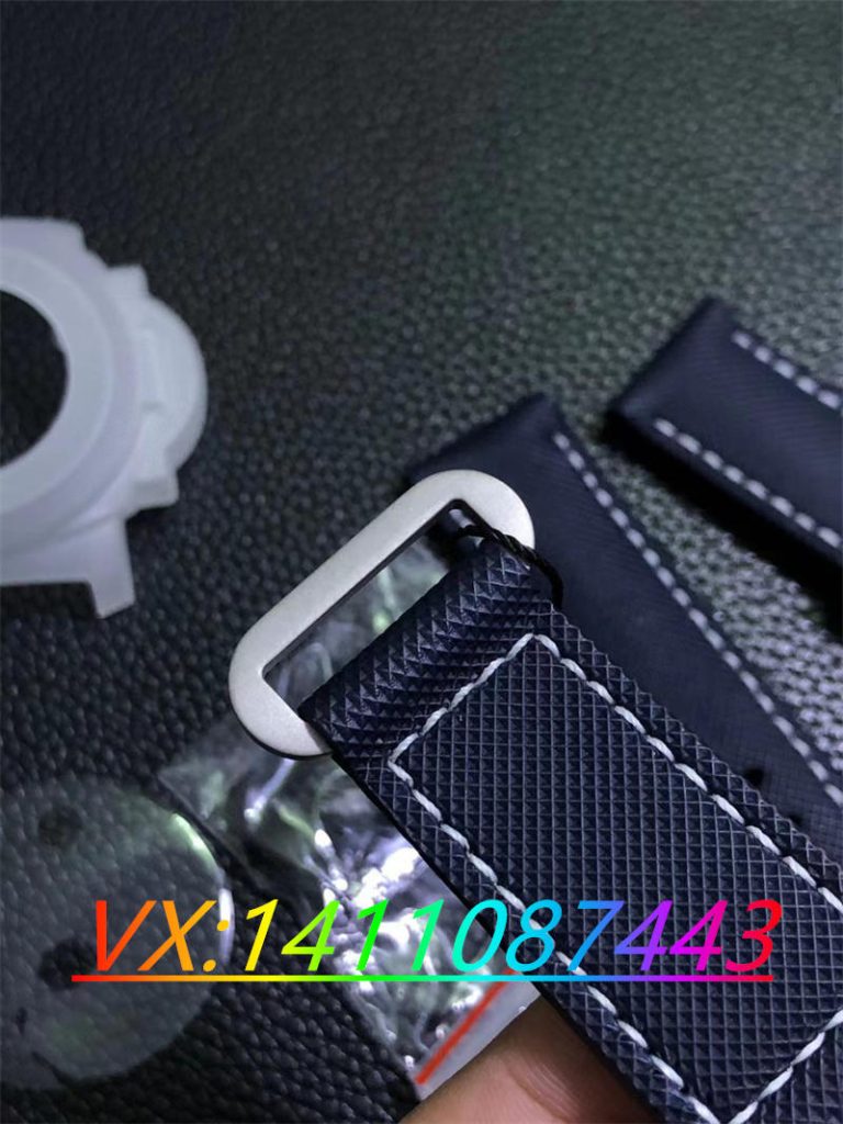 探索VS廠沛納海PAM1117：鈦金屬腕表的新境界