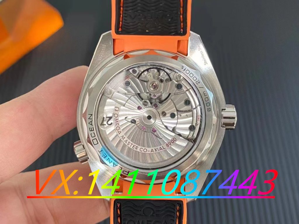 VS 廠的歐米茄海馬 600M 四分之一橙在做工質量方面表現怎樣呢？