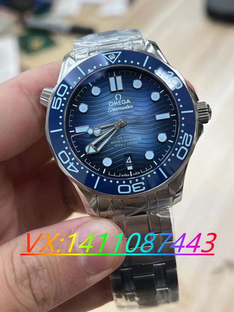 如何評價VS廠歐米茄海馬300夏日藍(lán)復(fù)刻版的做工細(xì)節(jié)？