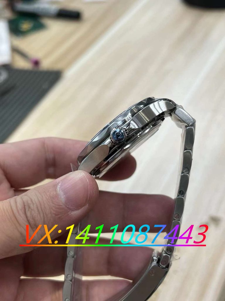 如何評價VS廠歐米茄海馬300夏日藍(lán)復(fù)刻版的做工細(xì)節(jié)？