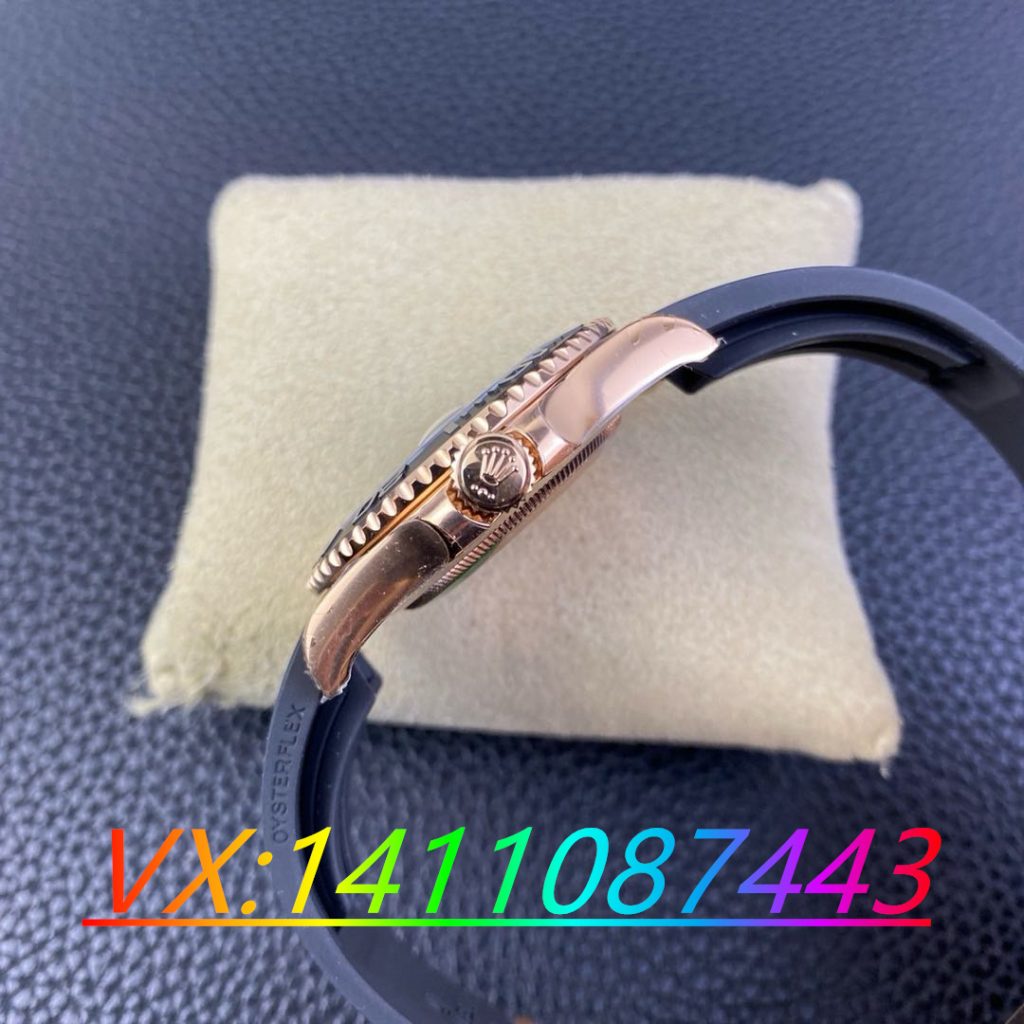 VS廠勞力士玫瑰金游艇的3235機芯和正品比起來會不會一眼假呀？