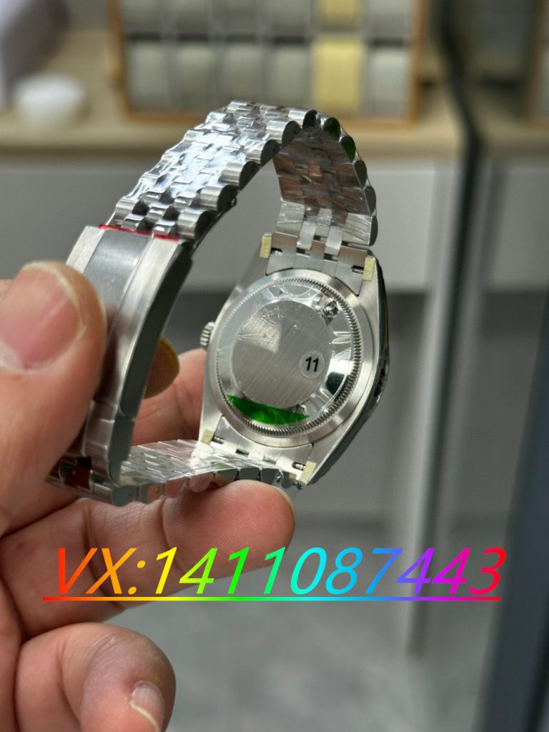 VS廠勞力士日志36黑盤搭配3235機芯做工細節評測