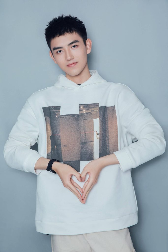 TISSOT天梭表與陳飛宇傾情合作，演繹濃情季節。