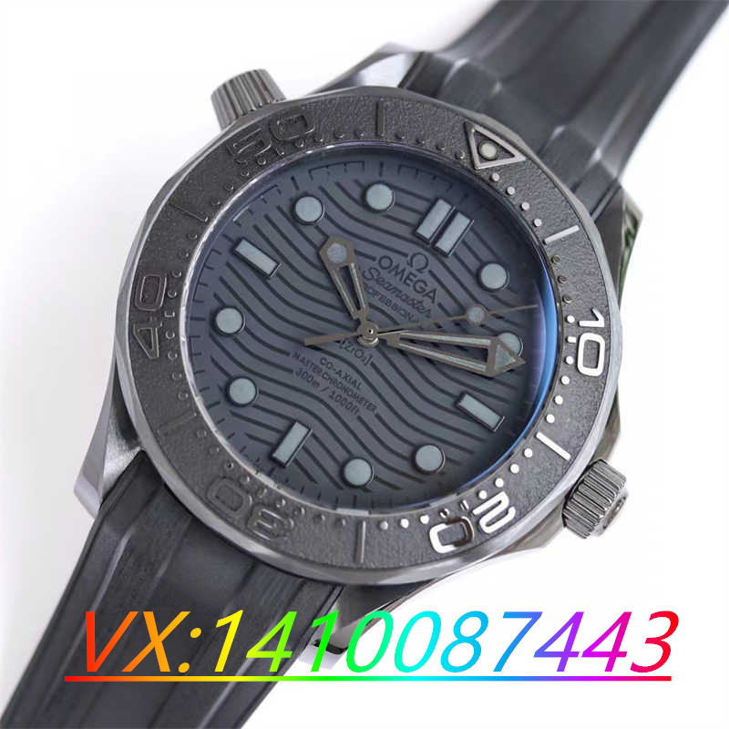 全陶瓷VS歐米茄海馬300墨黑武士配置8806機芯評測-全面對比做工精細度