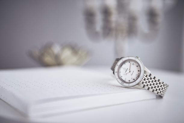 ?夏日海岸線全新Rado瑞士雷達(dá)表，假日藍(lán)悅動(dòng)藍(lán)上新