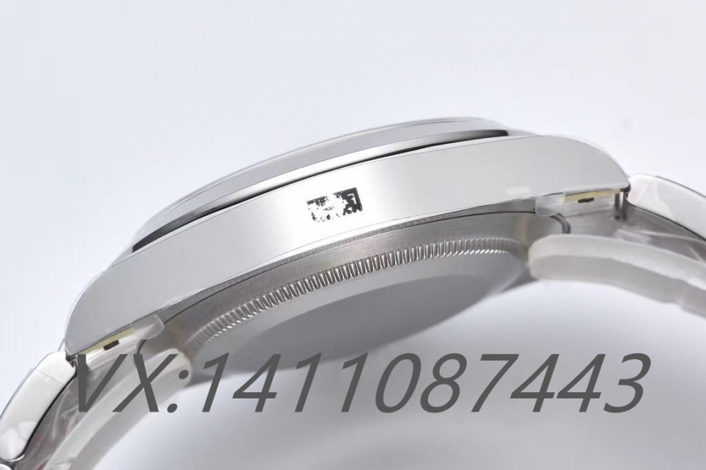 VS廠空霸系列搭配丹東3230機芯深度評測