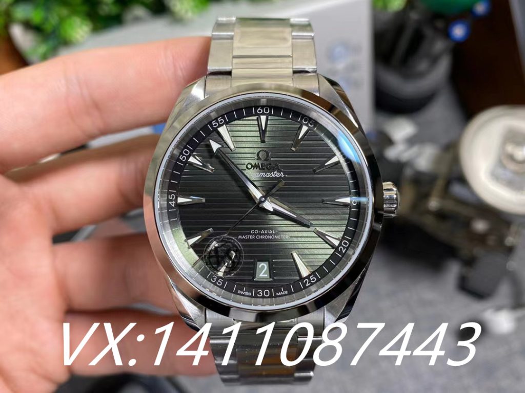 VS歐米茄海馬150搭載8900機芯還原度怎么樣？