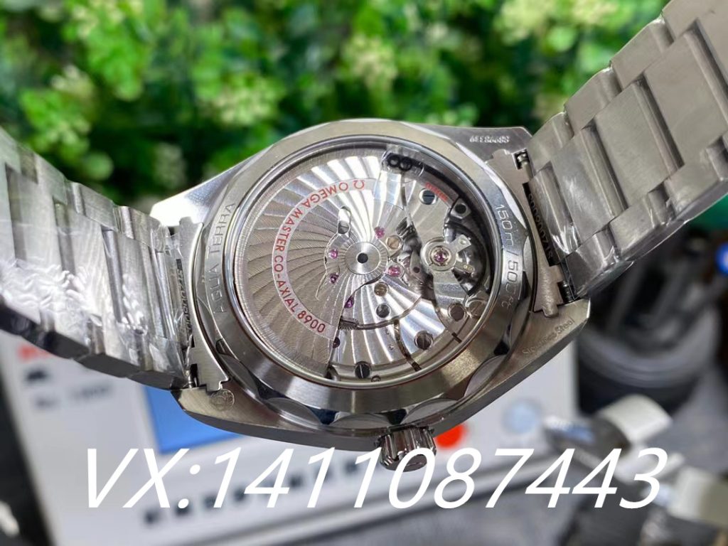 VS歐米茄海馬150搭載8900機芯還原度怎么樣？