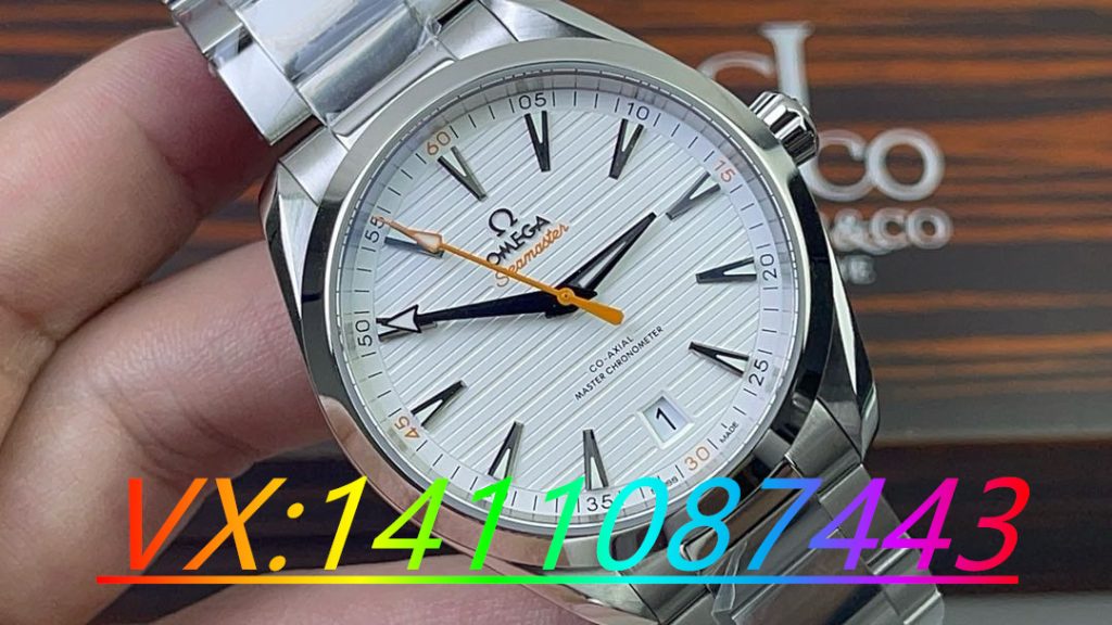 VS廠歐米茄海馬150m柚木白盤腕表做工評測,8900一體機功能是否對版