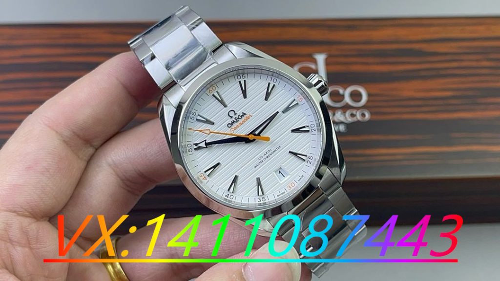 VS廠歐米茄海馬150m柚木白盤腕表做工評測,8900一體機功能是否對版