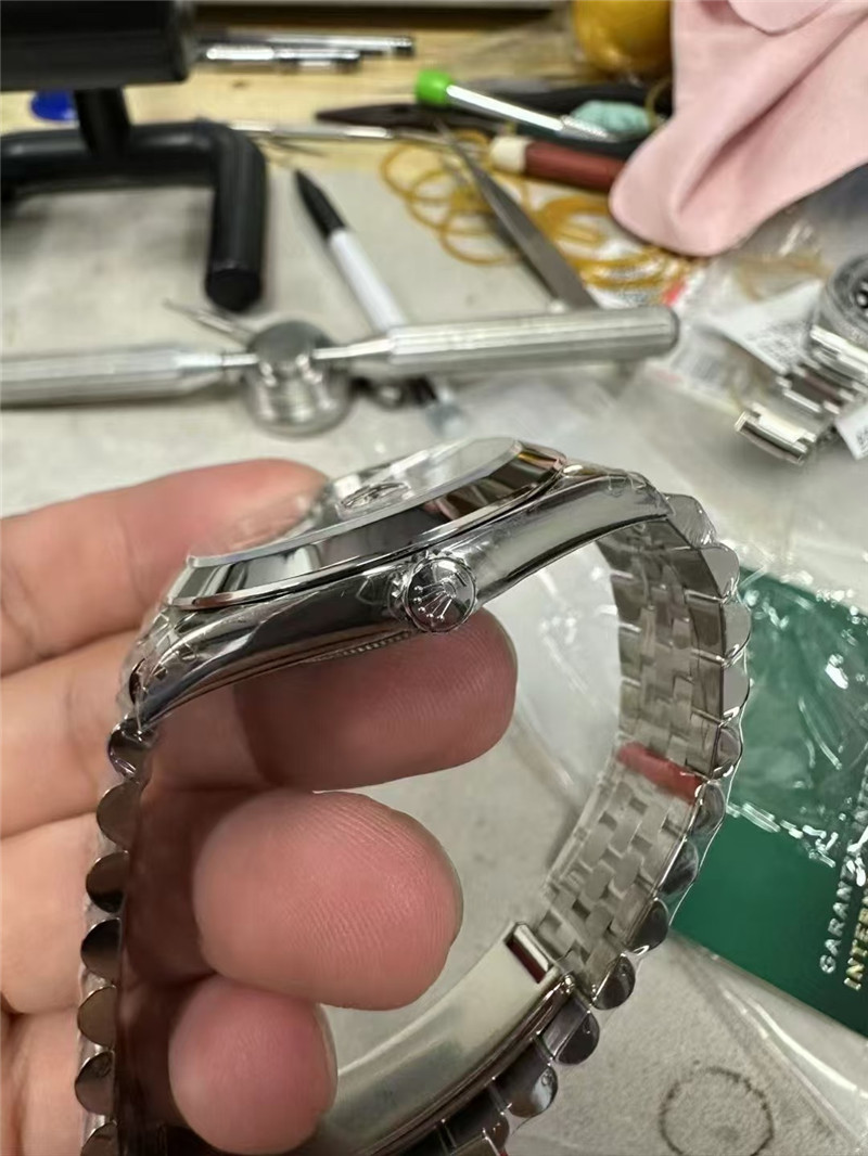 VS廠勞力士灰面日志復刻表：高度還原與細節評測