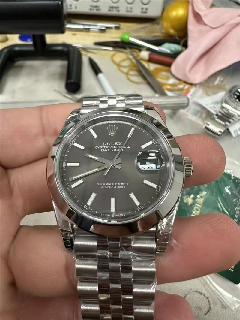 VS廠勞力士灰面日志復刻表：高度還原與細節評測