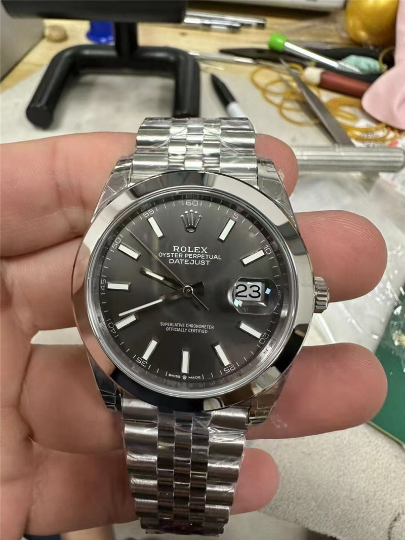 VS廠勞力士灰面日志復刻表：高度還原與細節評測