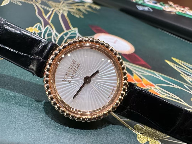 梵克雅寶Perlee復刻腕表：奢華與金貴的璀璨交織