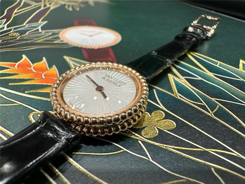 梵克雅寶Perlee復刻腕表：奢華與金貴的璀璨交織