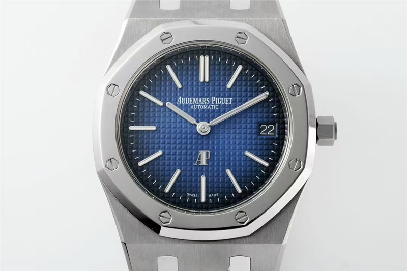 ZF鈦金屬版愛彼15202對比ZF工廠愛彼15400復刻表的細節突破