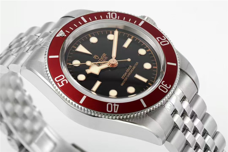 ZF-Factory帝舵碧灣41MM復(fù)刻表與正品深度對(duì)比評(píng)測(cè)