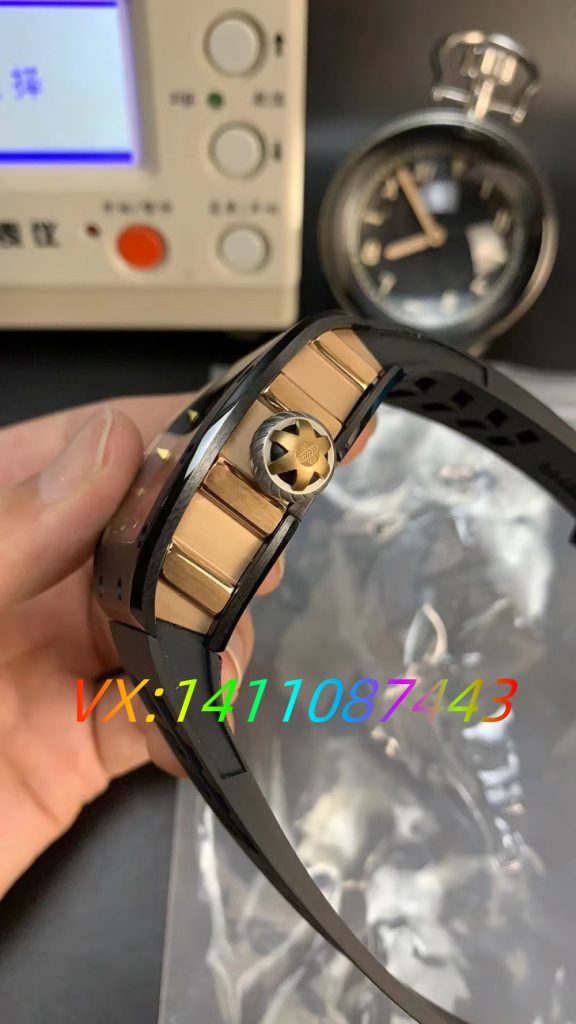 YS廠理查德米勒RM047黑陶瓷用的是真陀飛輪嗎？