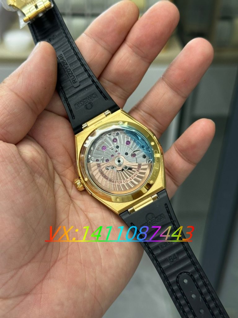 VS廠歐米茄五代星座全金黑8901機芯拆機測評