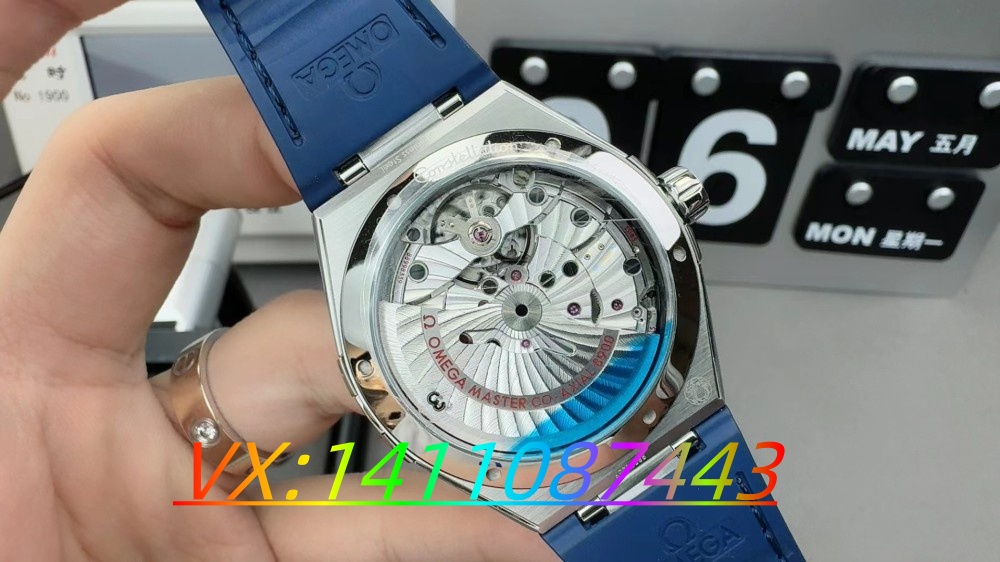 探索VS歐米茄五代星座8900/8901機芯的精湛細節做工