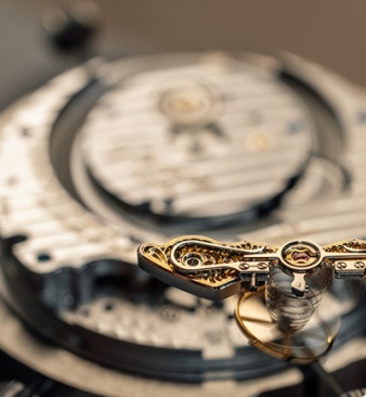 格拉蘇蒂制表舞臺(tái)，鵝頸微調(diào)演繹的工藝傳奇