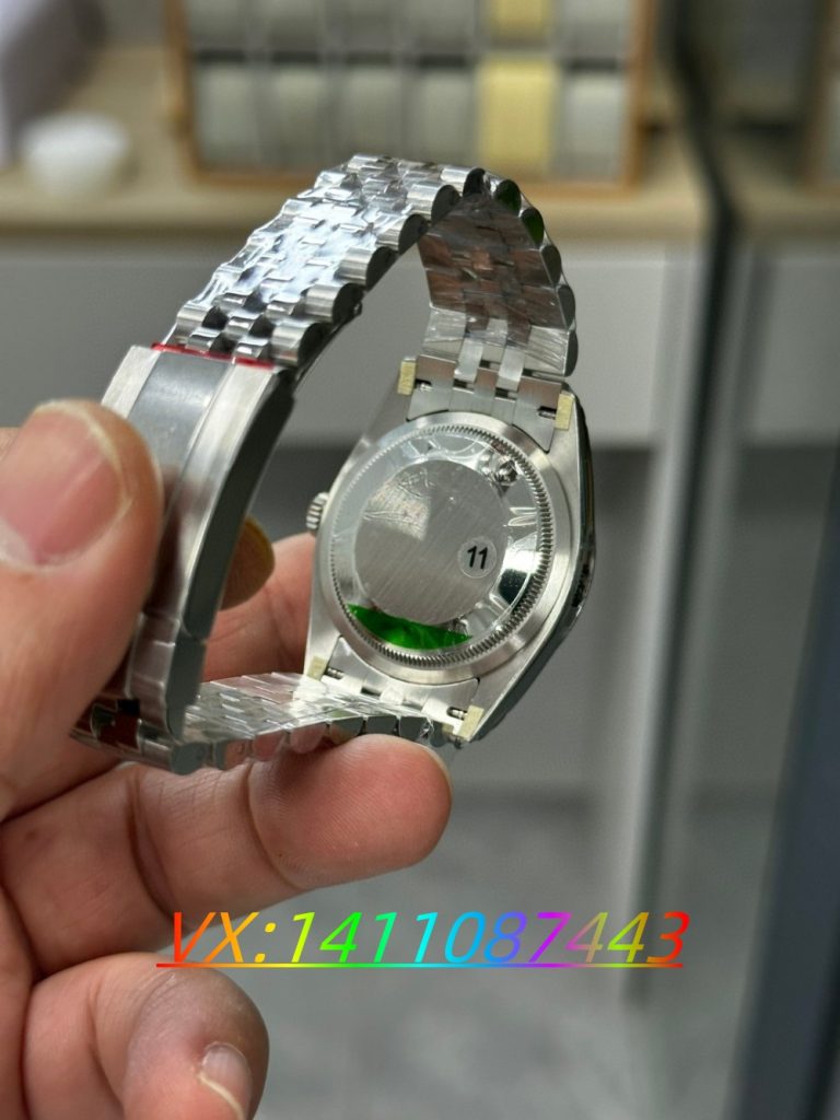 VS廠勞力士日志36黑盤3235機芯深度解析做工細節?