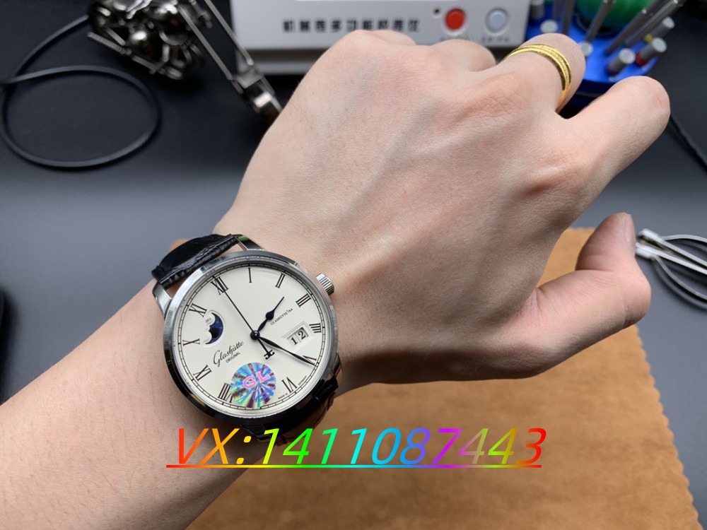 GL工廠匠心獨(dú)運(yùn):格拉蘇蒂參議員大日歷真月相表的技術(shù)革新探秘