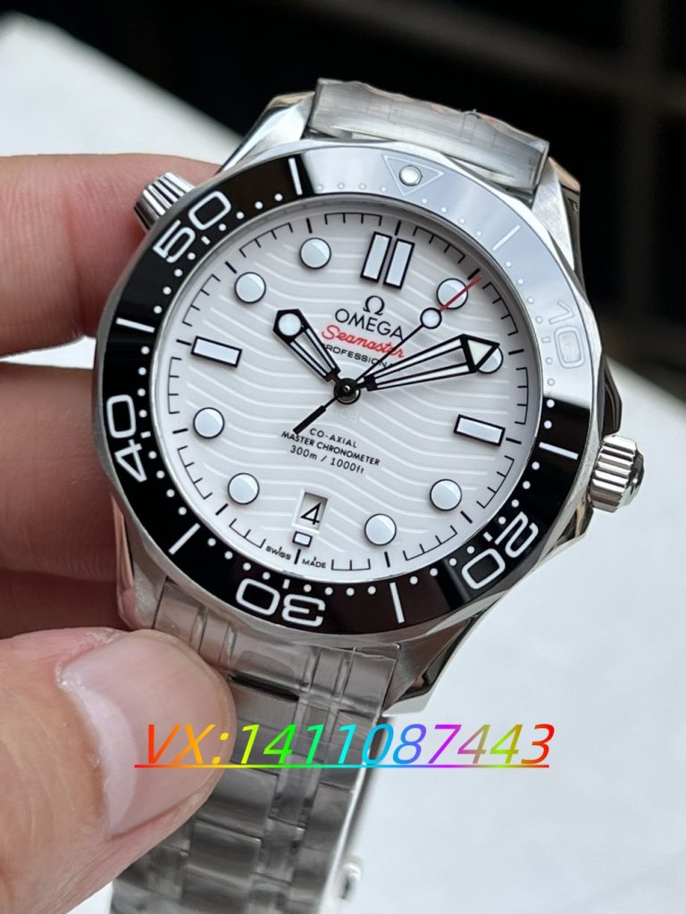 VS廠歐米茄海馬300熊貓盤值得入手嗎？